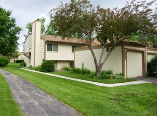 500 Yosemite Ct, Roselle, IL 60172