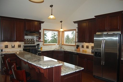 4th image of 2418 Lake Forest Dr