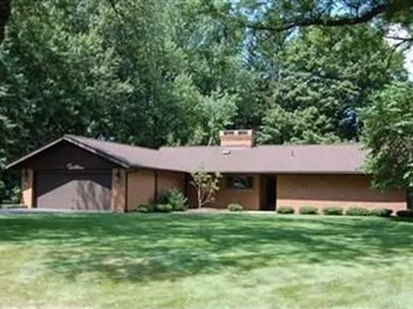 41 Clairhaven Rd, Hudson, OH 44236