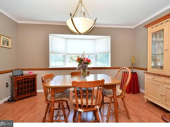 4th image of 103 Westridge Pl S