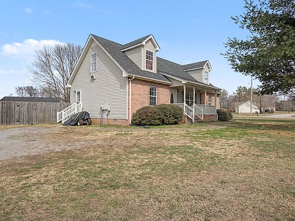 2nd image of 105 Cora St