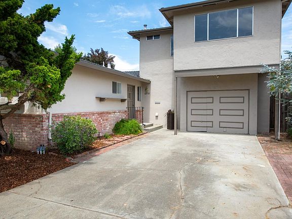 3rd image of 6272 Lillian Way