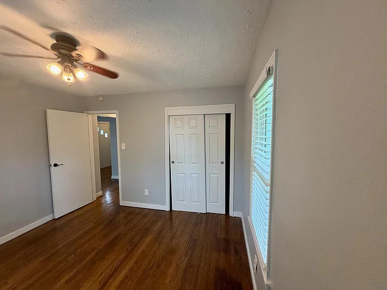 416 W Wenger Rd — Photo 17