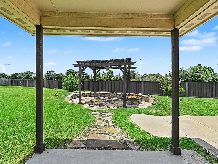 2302 Blue Jay Ln — Photo 32