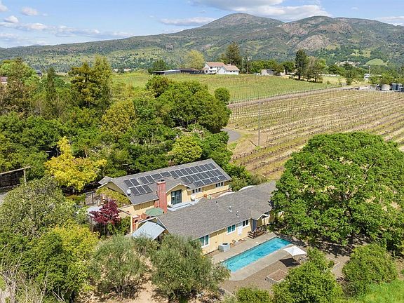 2nd image of 1086 La Londe Lane