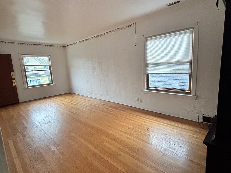 5014 W Byron St #2 — Photo 2
