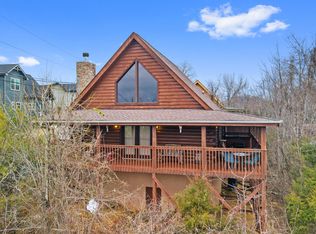 2048 Eagle Feather Dr, Sevierville, TN 37876