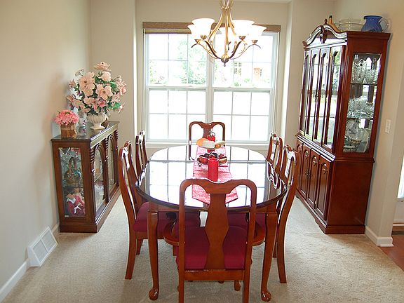 3rd image of 26610 Basswood Dr
