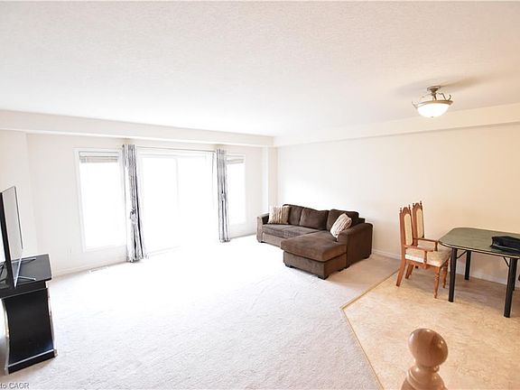 5th image of 52 Meadowridge St
