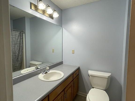 5th image of 105 Houston Dr