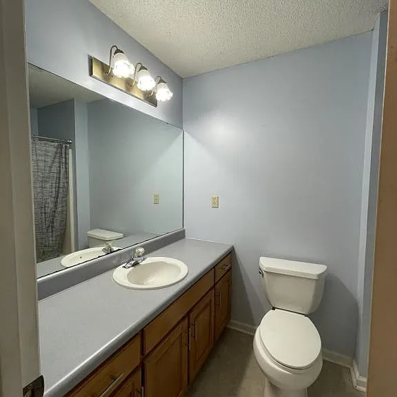 105 Houston Dr — Photo 5