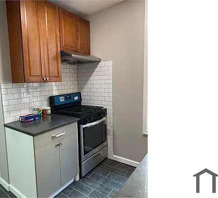 1039 College Ave — Photo 6
