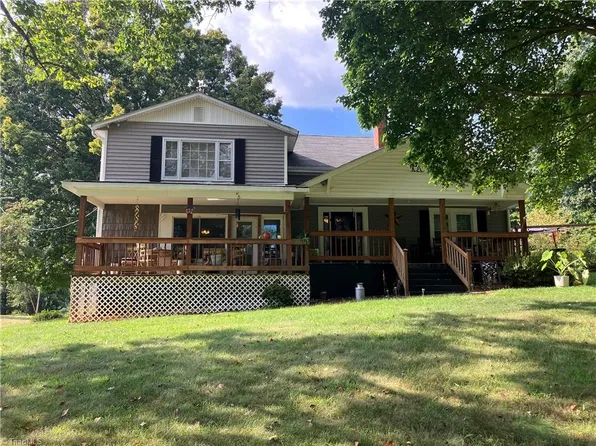 1016 Sanders Shelton Rd, Westfield, NC 27053