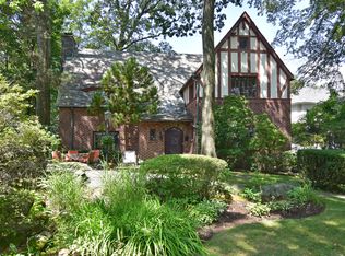 27 Bretton Rd, Scarsdale, NY 10583