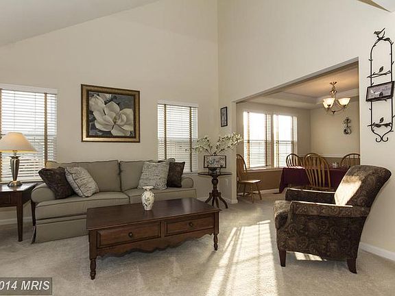 4th image of 2301 Elderberry Dr