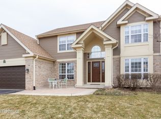 1195 Hummingbird Ln, Grayslake, IL 60030