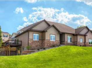 7764 Ashley Pl, Johnston, IA 50131