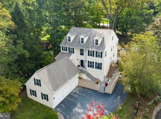 586 W Valley Rd, Wayne, PA 19087