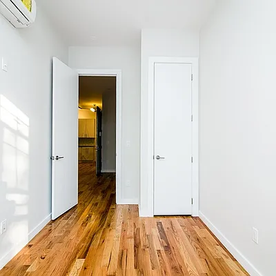 Rented by Nooklyn NYC LLC | media 42