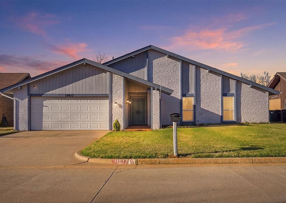 1st image of 11017 Coachmans Rd