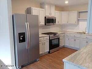 2nd image of 6825 Autumn Oaks Dr