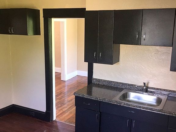 3rd image of 8801 Macomb Ave