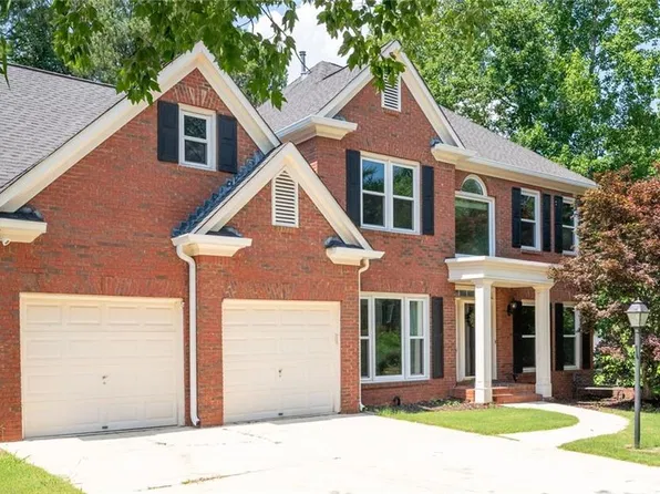 672 Red Sunset Cir, Powder Springs, GA 30127