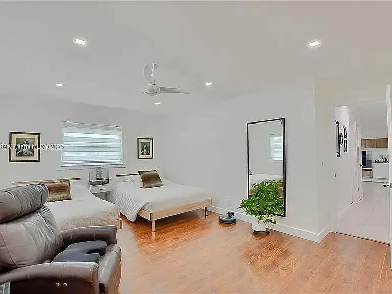 1 bed, 1.0 bath, 1170 sqft, $1,325 — Photo 3