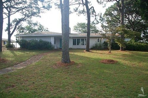 2nd image of 120 River Dr