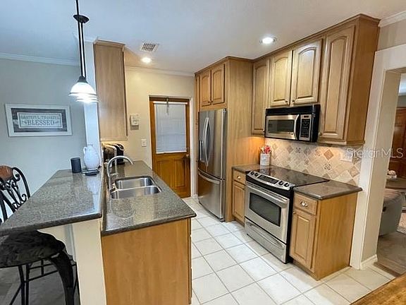 5th image of 423 Sauls St