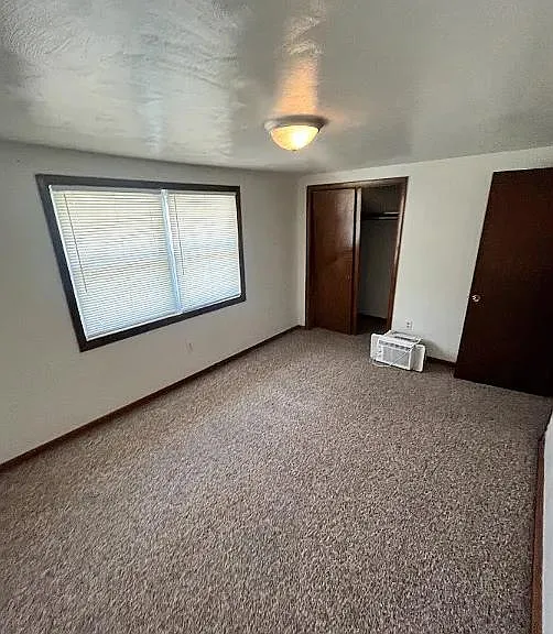 245 Laurel Dr — Photo 6