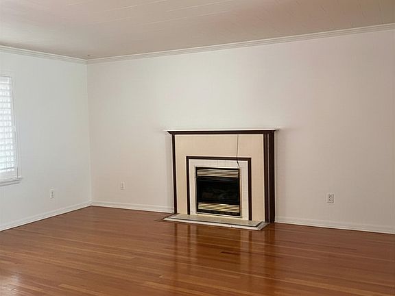 4th image of 901 S Stanley St