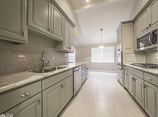 5th image of 2201 Westover Dr