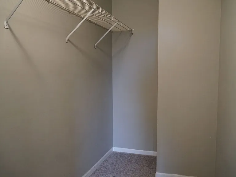 80 Bridgewater Ct — Photo 8