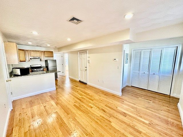1st image of 93 Endicott St APT 4