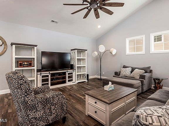 4th image of 1328 Hazelgreen Way