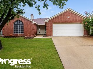 508 Cambridge Dr, Saginaw, TX 76179