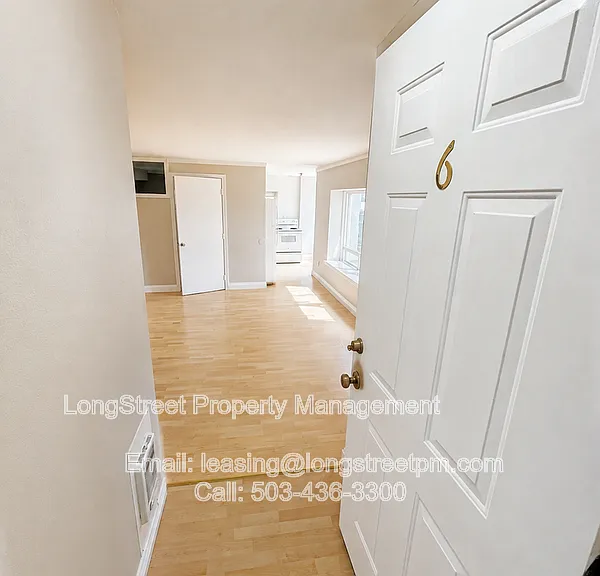 772 SW Broadway Dr #6 — Photo 5