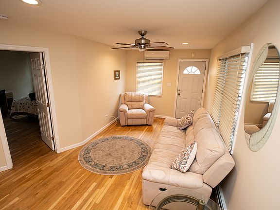 5th image of 15 Westminster Ln