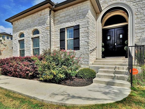2nd image of 2815 Grand Oaks Loop