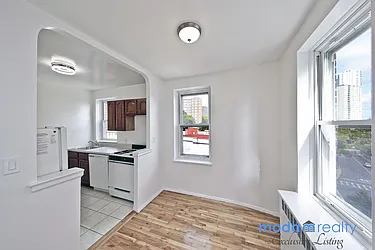 Rented by Moda Realty