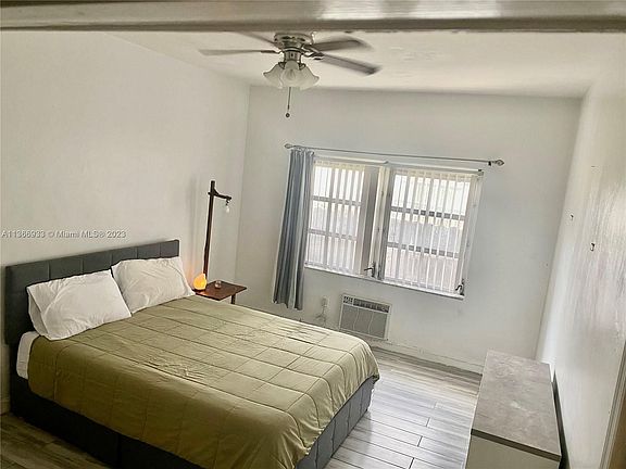 5th image of 8135 Crespi Blvd APT 2