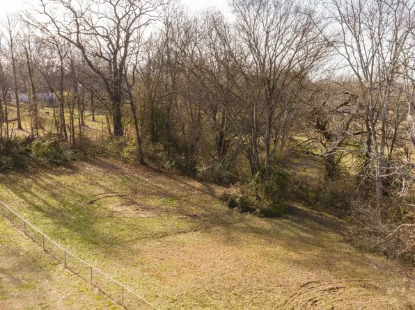 430 Ewing Dr, Nashville, TN 37207