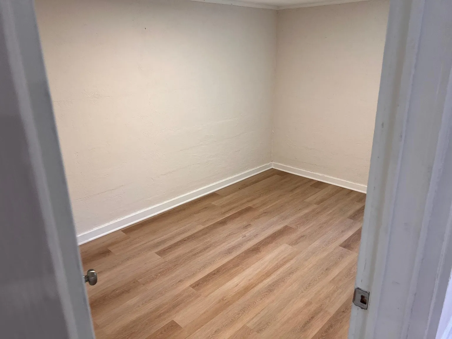 937 W Greenwood Ave — Photo 2