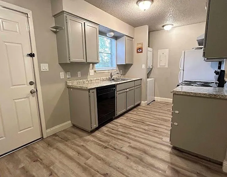 3741 Bonnie Dr #D — Photo 6