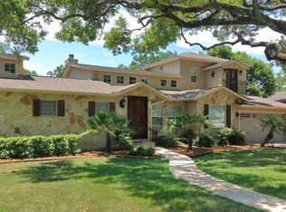 900 Garraty Rd, Terrell Hills, TX 78209