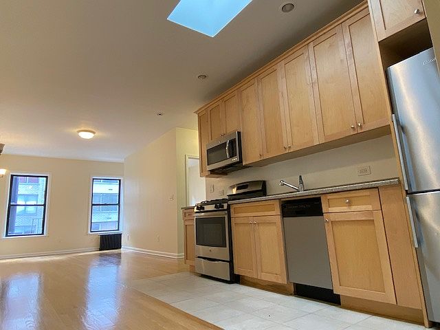 1st image of 46 W 56th St #4