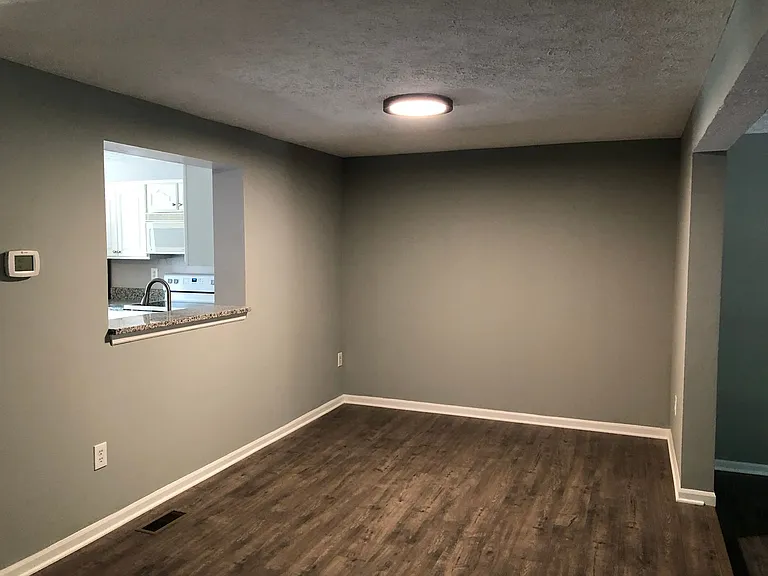 1818 Chester Way — Photo 8