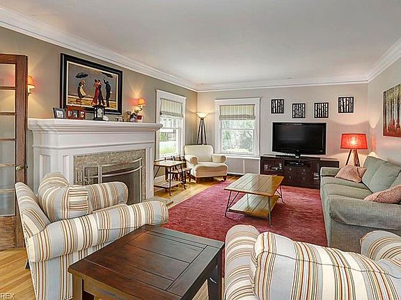 3rd image of 1094 Maple Cliff Dr