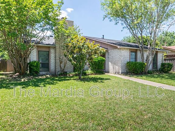 2nd image of 3314 Ridgemoor Dr